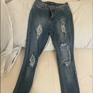 FASHION NOVA JEANS